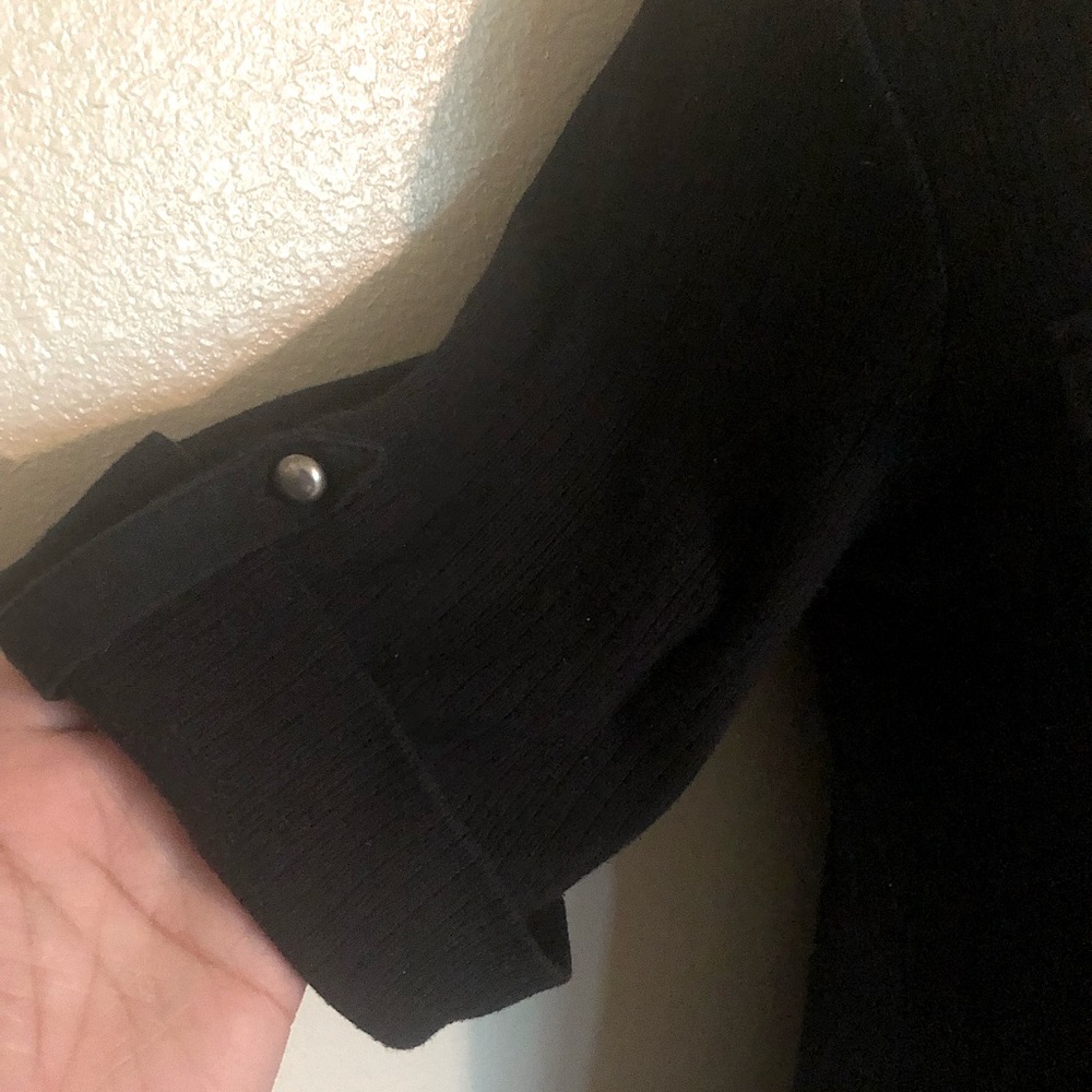 𝐂𝐫𝗼𝐟𝐭 & 𝐁𝐚𝐫𝐫𝗼𝐰 Blouse - Picture 6 of 11